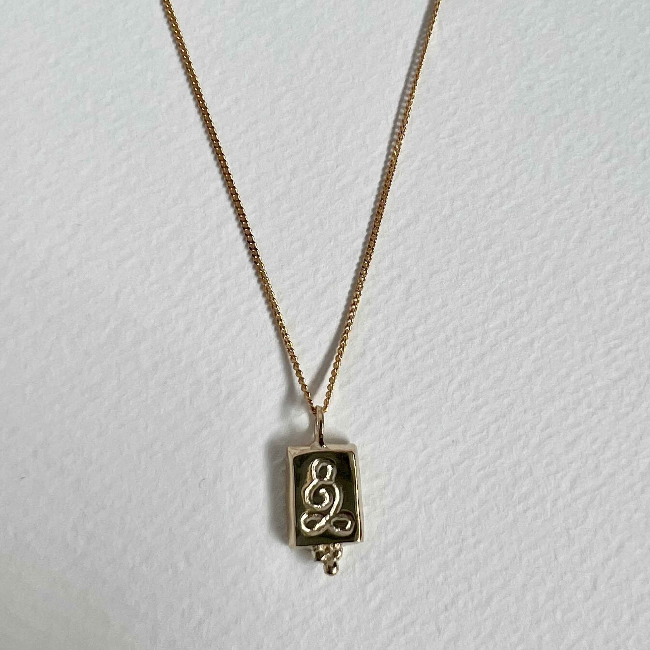 the mother pendant - solid gold