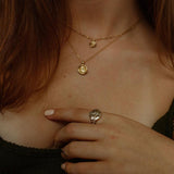 el anillo del rostro de la luna - oro macizo 
